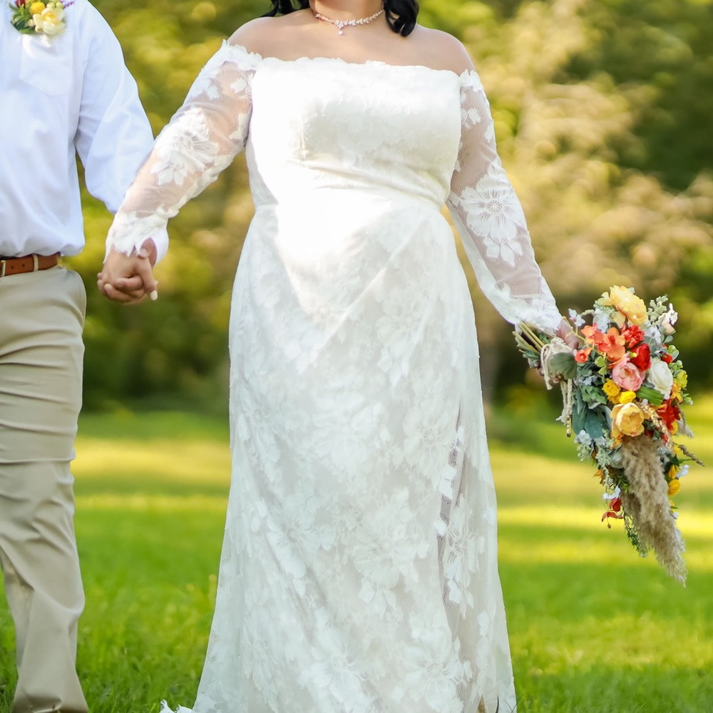 Melissa sweet off the shoulder wedding dress (Ivory)